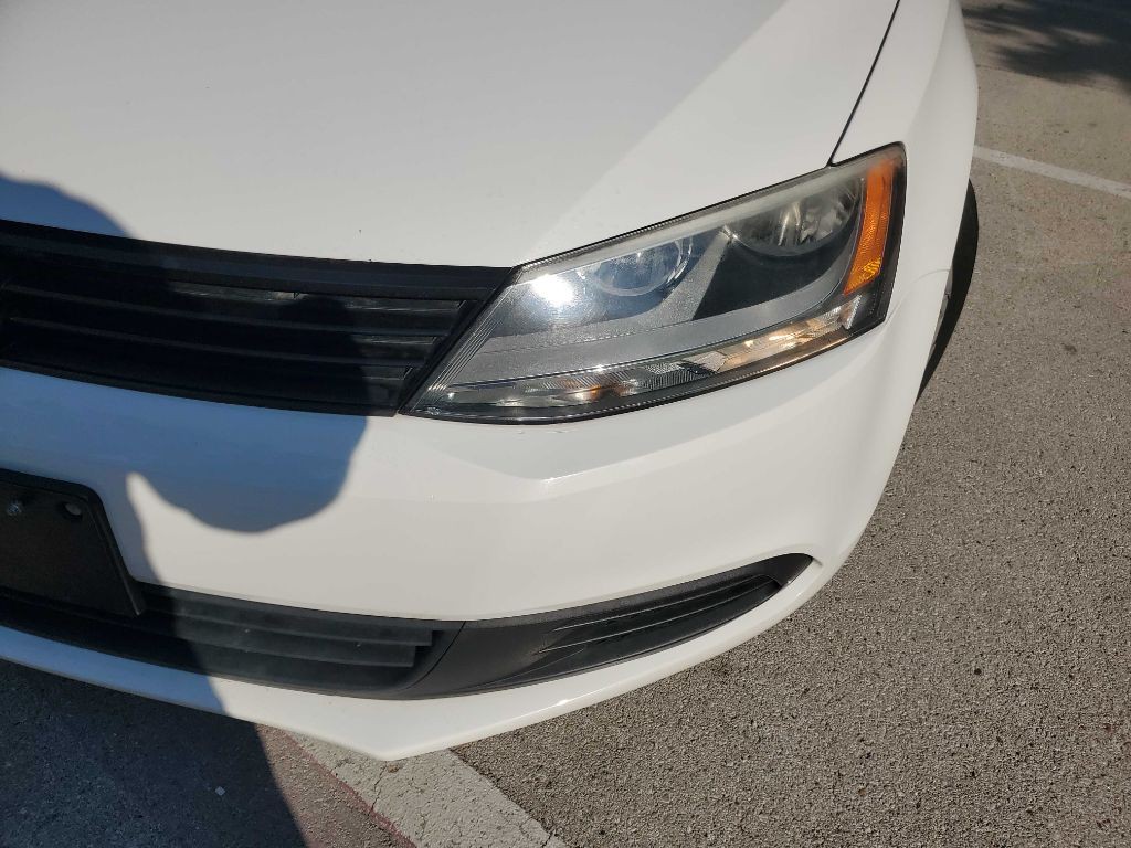 2012 Volkswagen Jetta Image 11