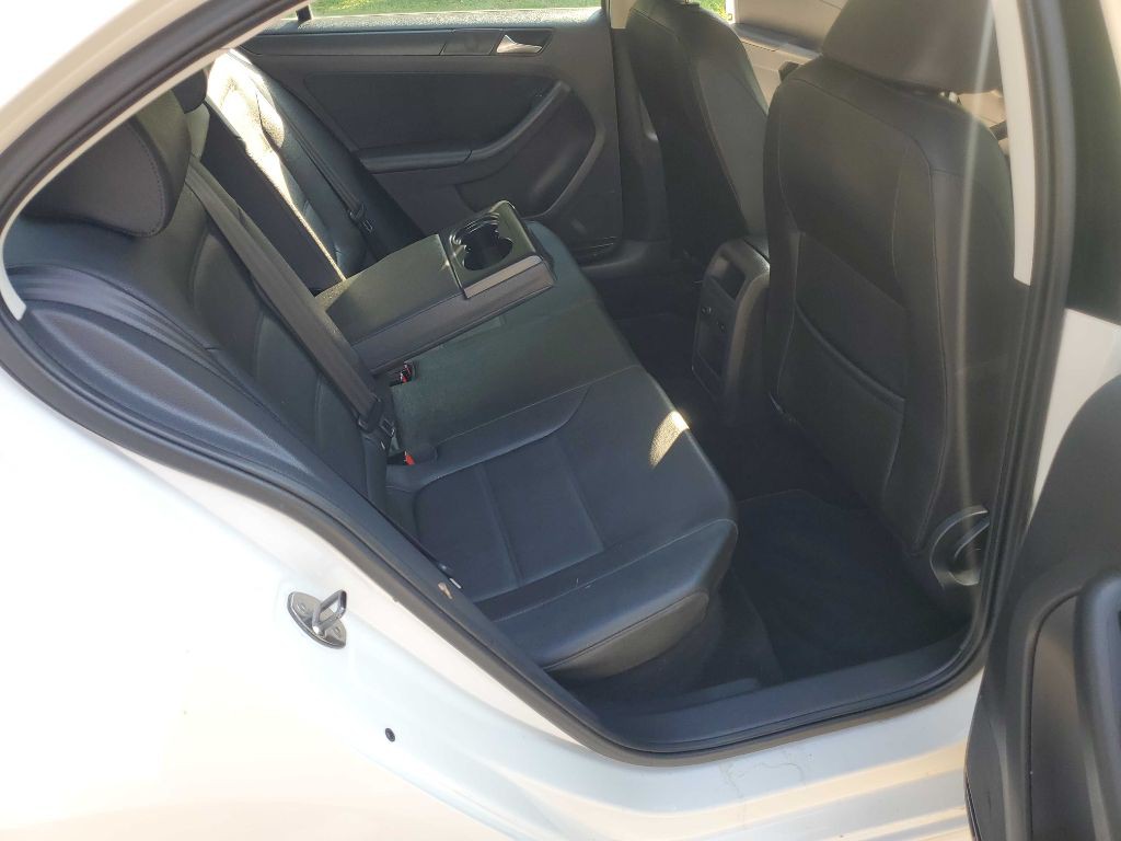 2012 Volkswagen Jetta Image 23