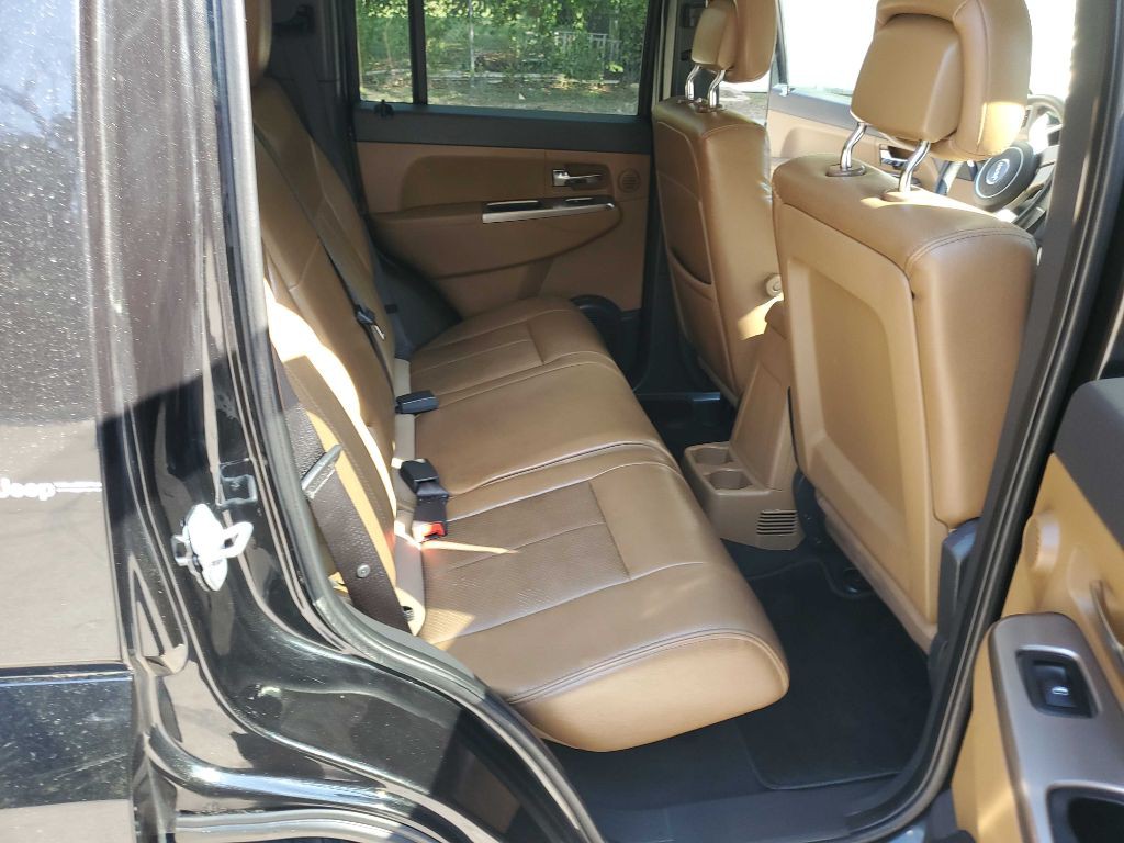 2012 Jeep Liberty Image 26