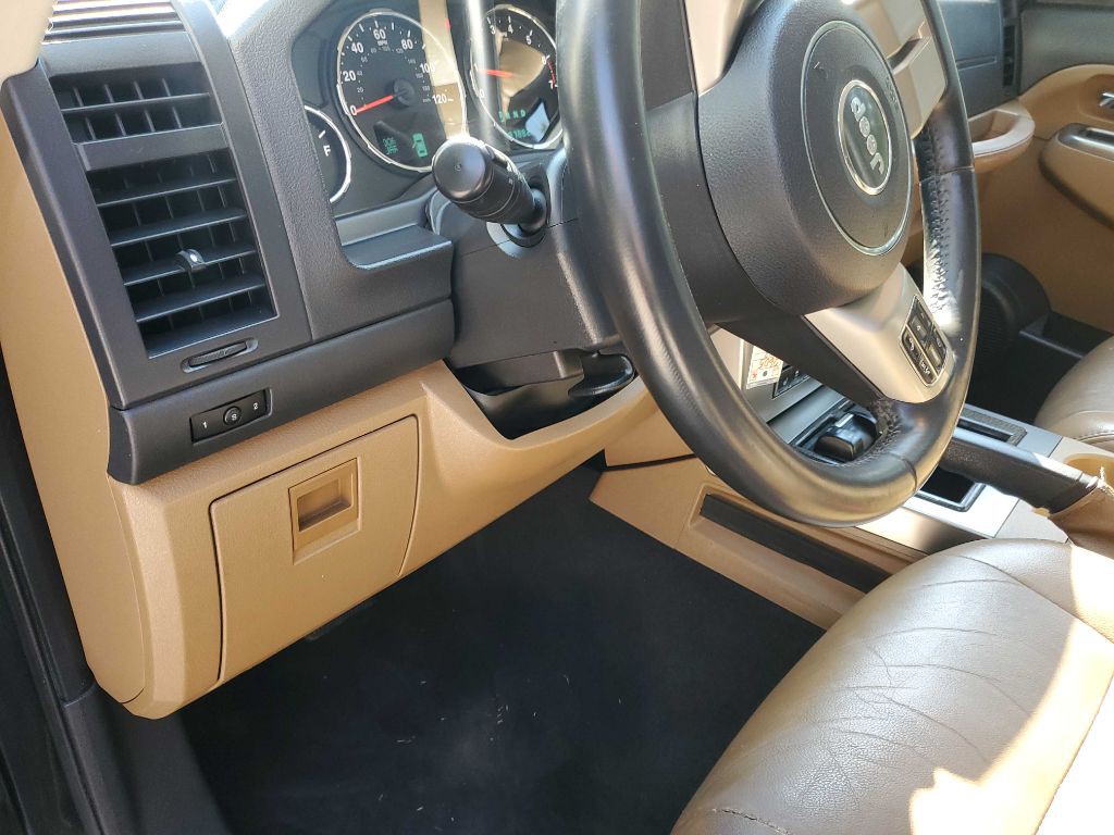2012 Jeep Liberty Image 29