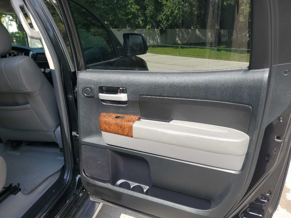 2011 Toyota Tundra Image 32