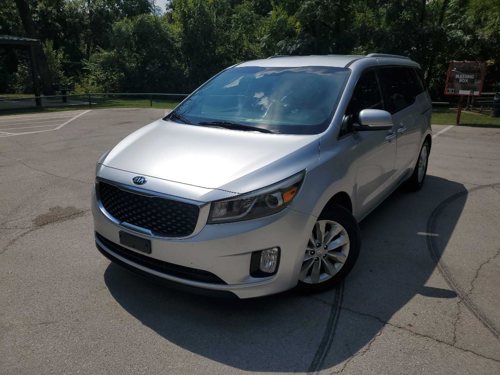 2016 Kia Sedona Image 2