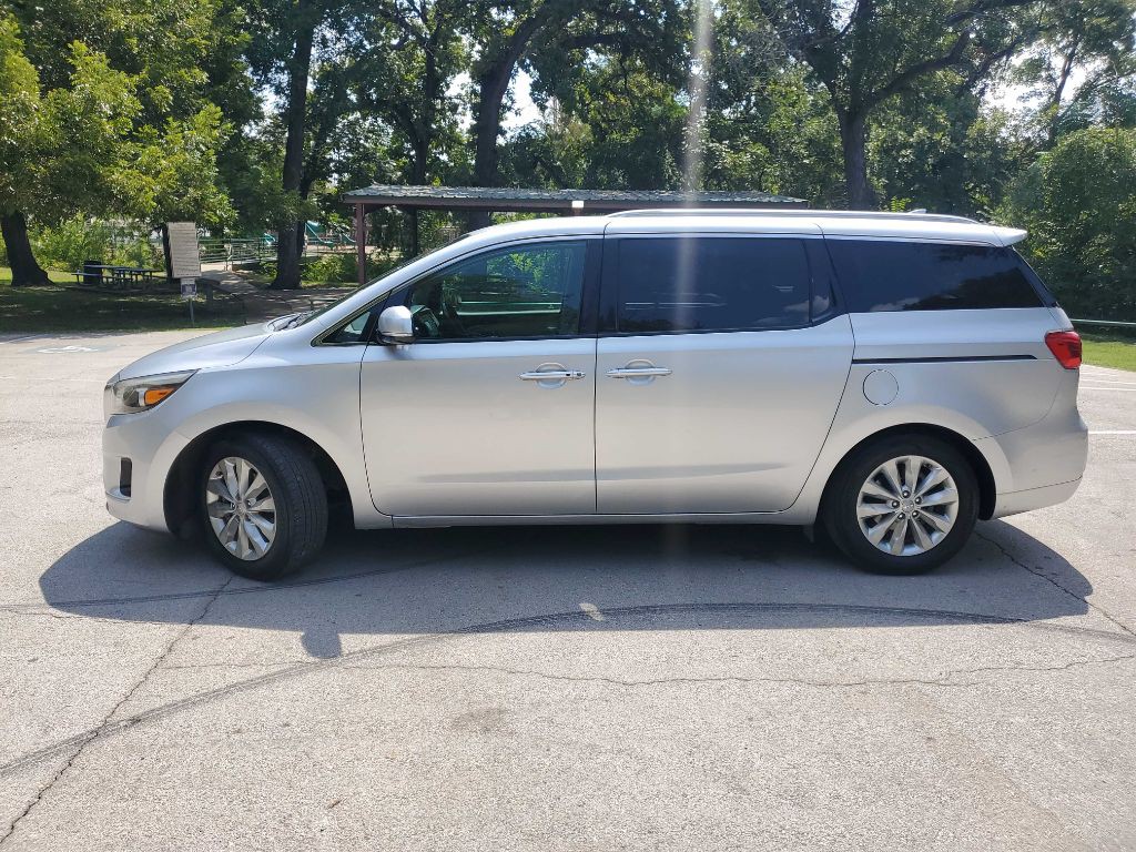 2016 Kia Sedona Image 3
