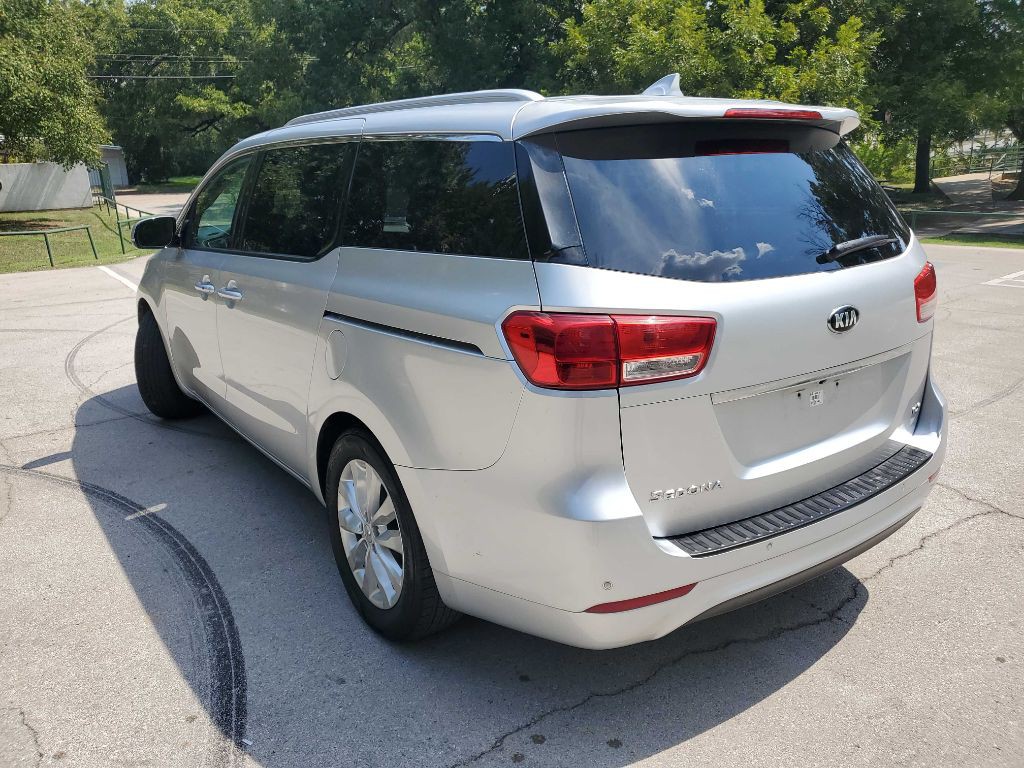 2016 Kia Sedona Image 4
