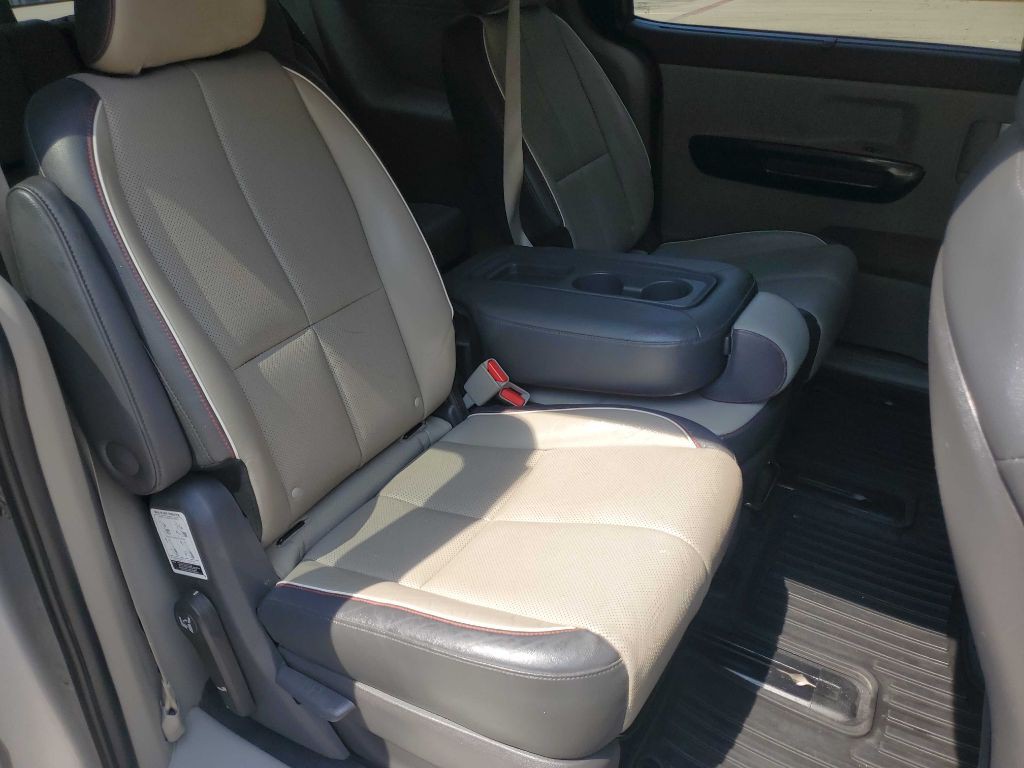 2016 Kia Sedona Image 26
