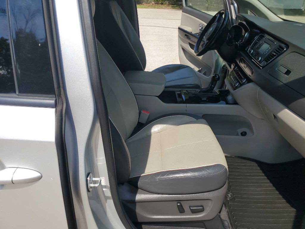 2016 Kia Sedona Image 29