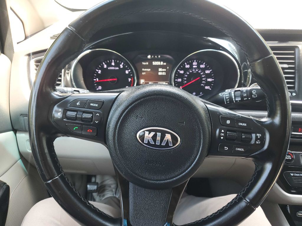 2016 Kia Sedona Image 31