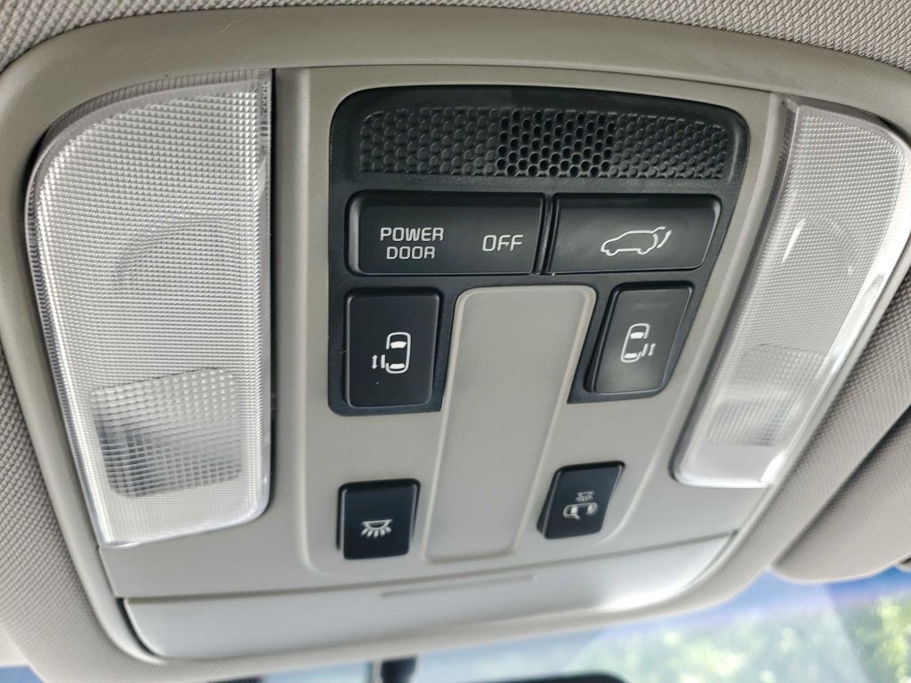 2016 Kia Sedona Image 36