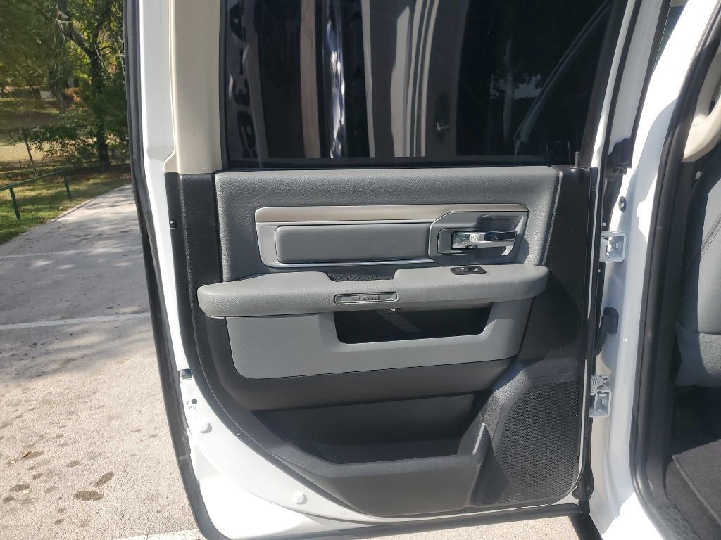 2015 RAM 2500 Image 22