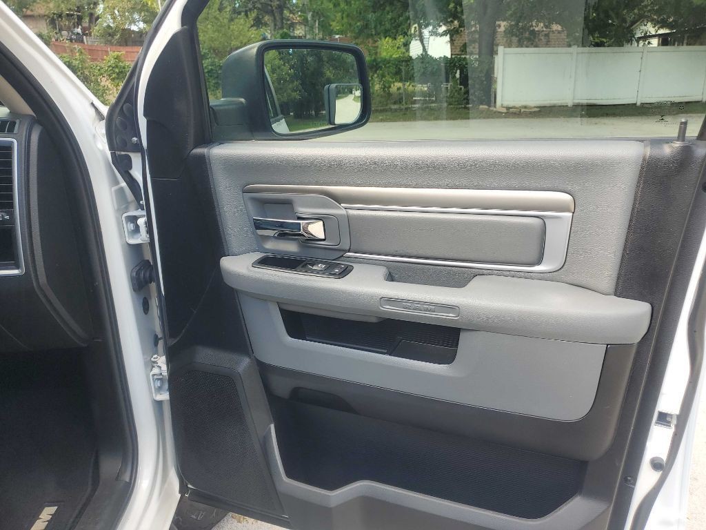 2015 RAM 2500 Image 33