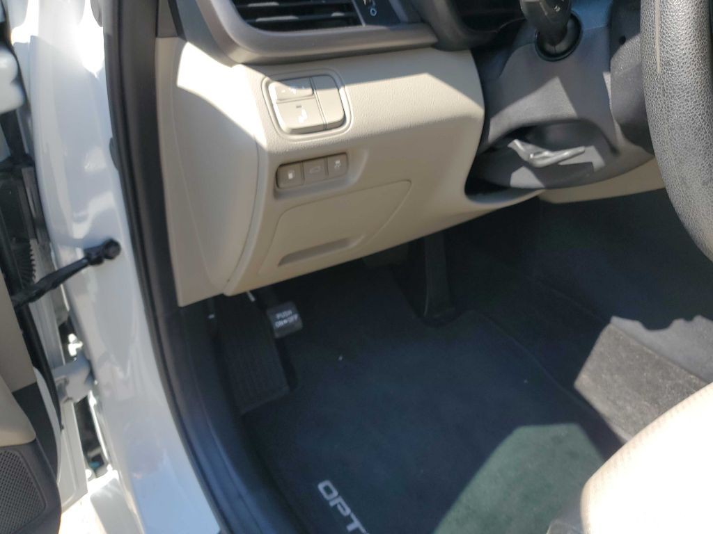 2018 Kia Optima Image 17