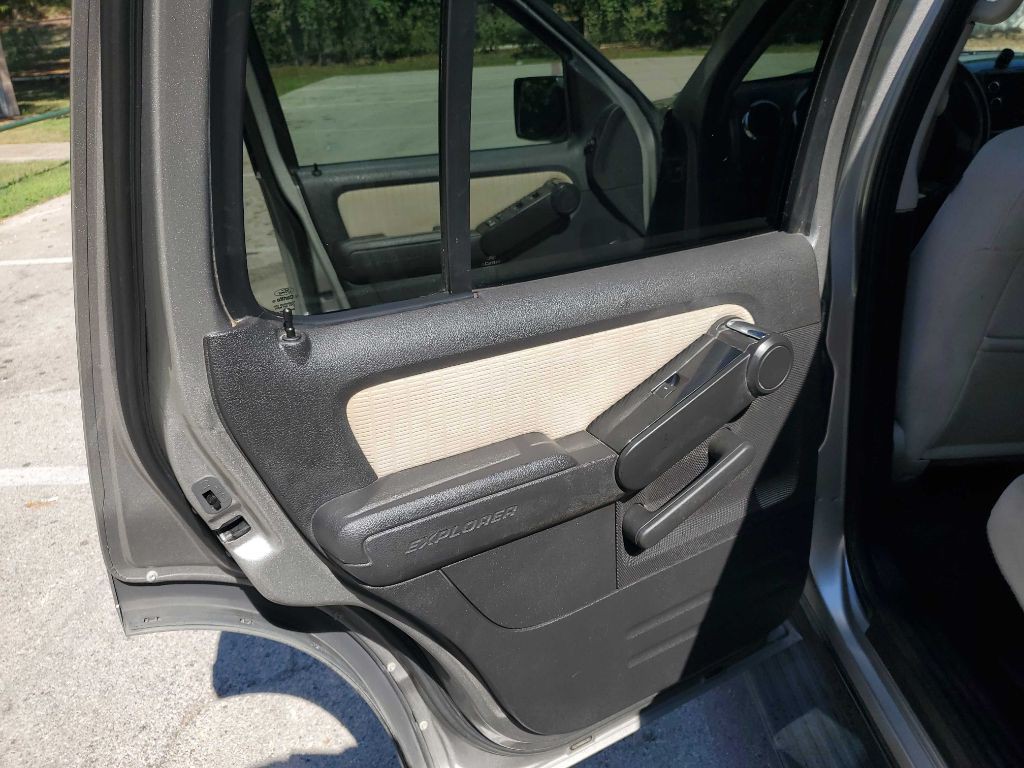 2008 Ford Explorer Image 24