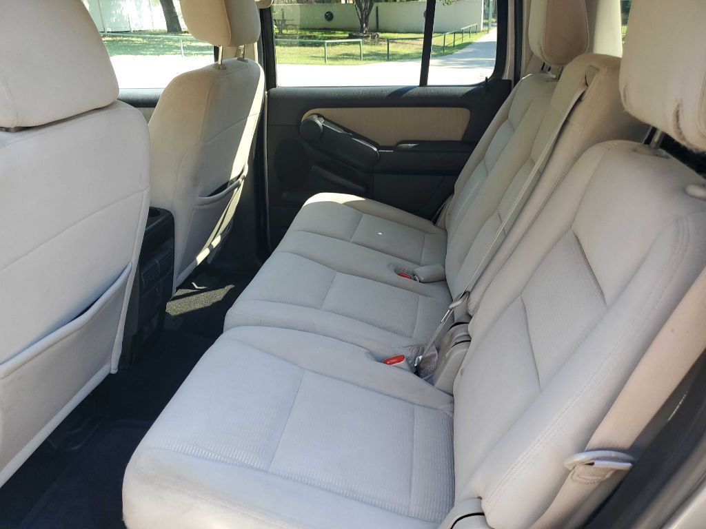 2008 Ford Explorer Image 25