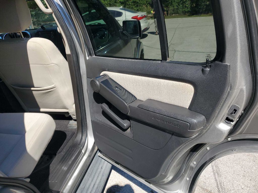 2008 Ford Explorer Image 29
