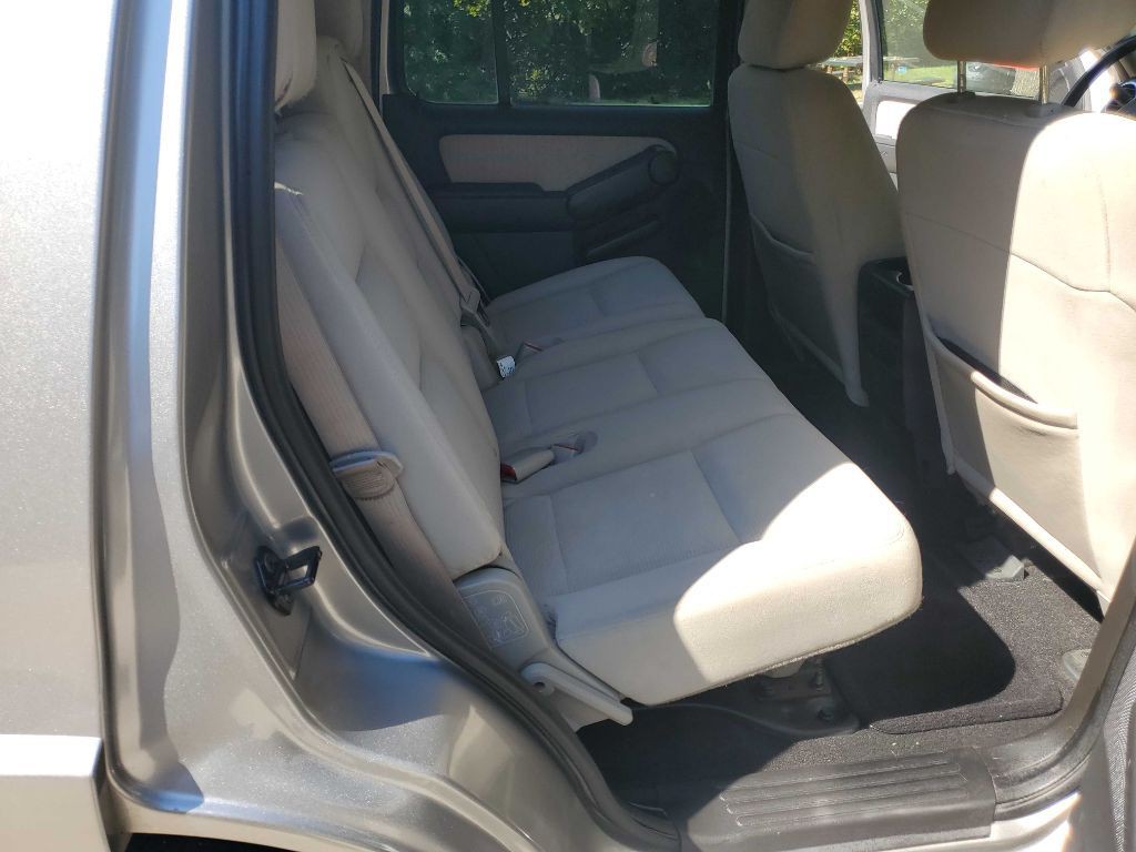 2008 Ford Explorer Image 30