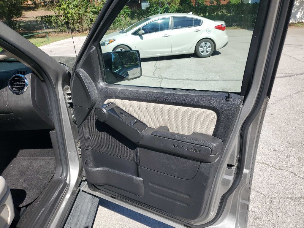 2008 Ford Explorer Image 32