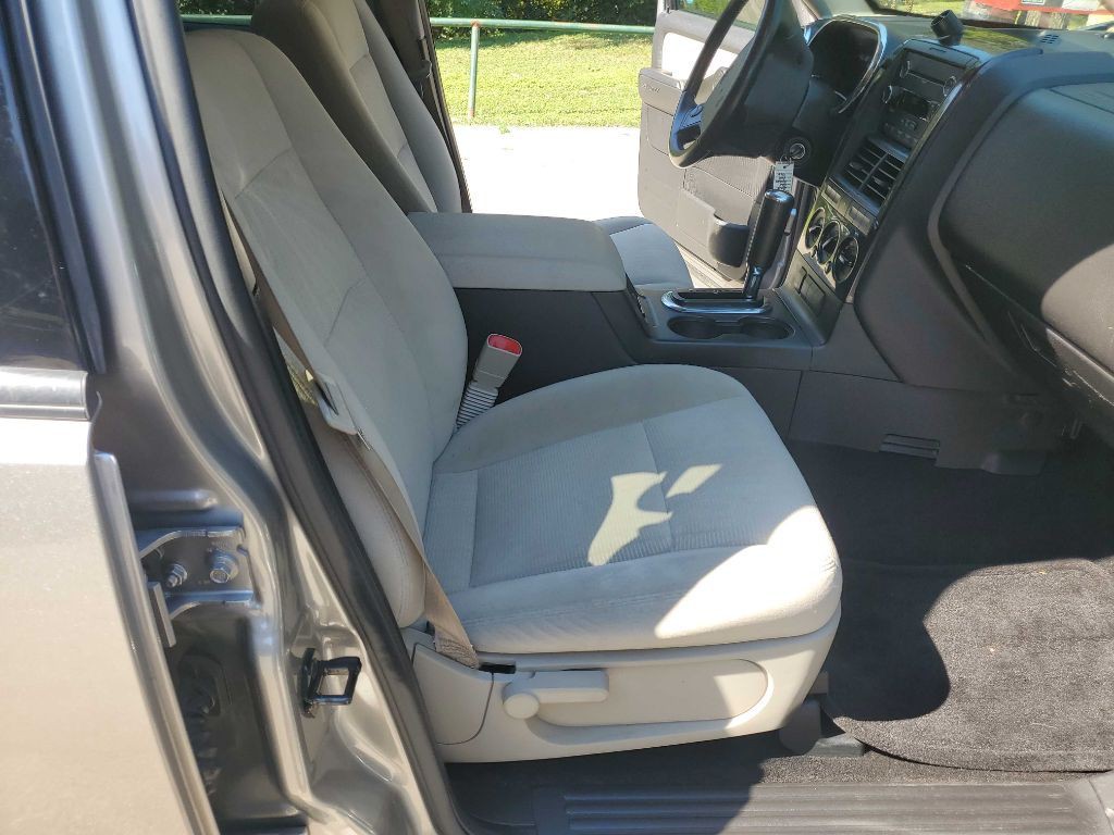 2008 Ford Explorer Image 33