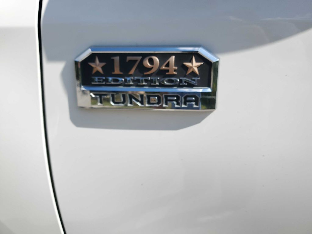 2016 Toyota Tundra Image 15