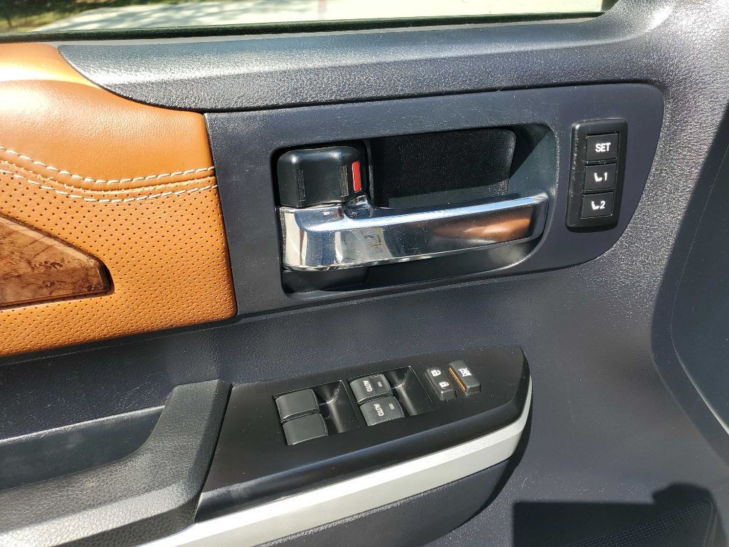 2016 Toyota Tundra Image 20