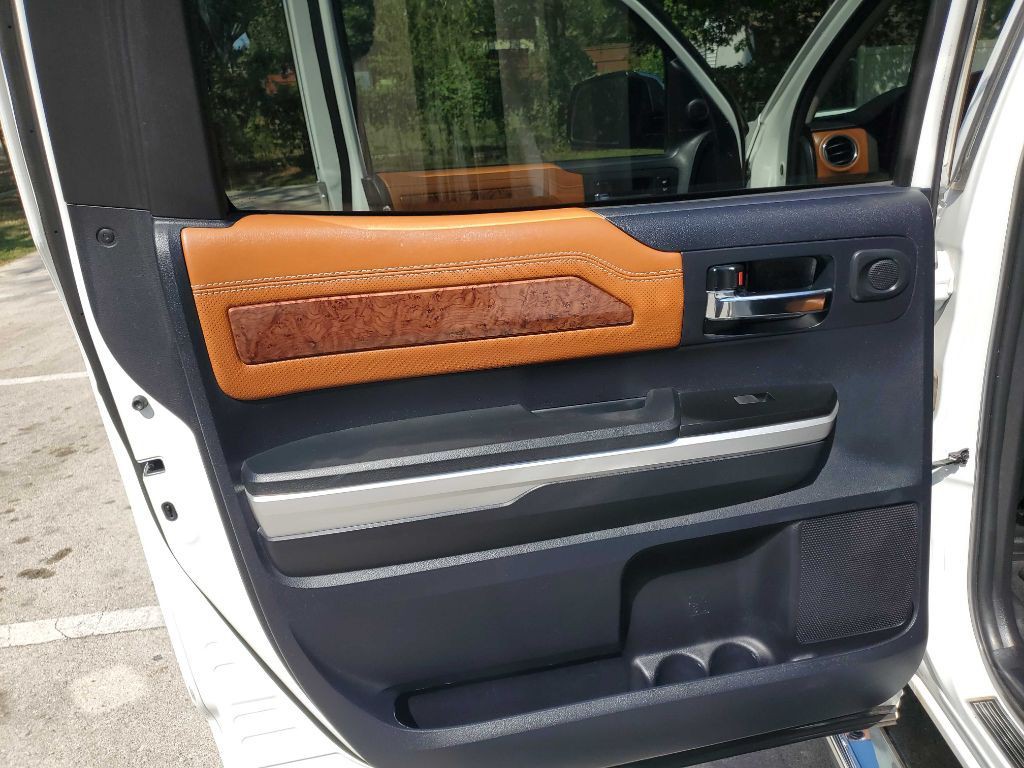 2016 Toyota Tundra Image 24