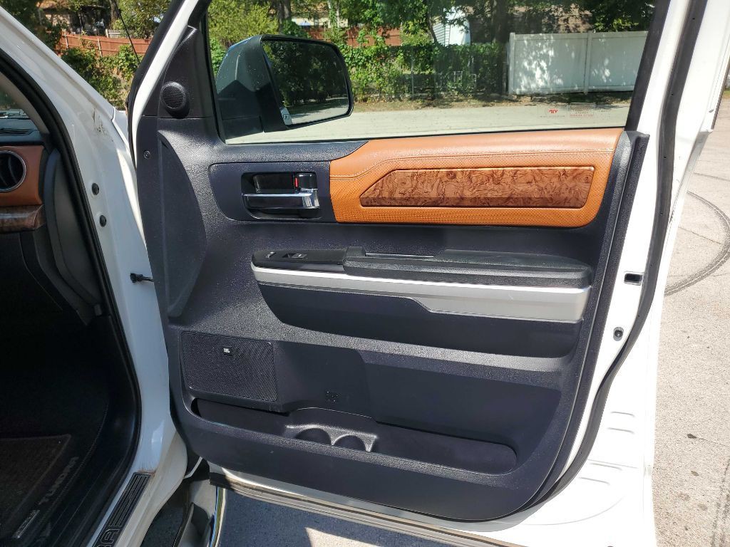 2016 Toyota Tundra Image 35
