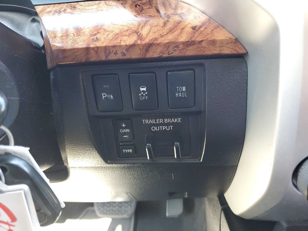 2016 Toyota Tundra Image 39