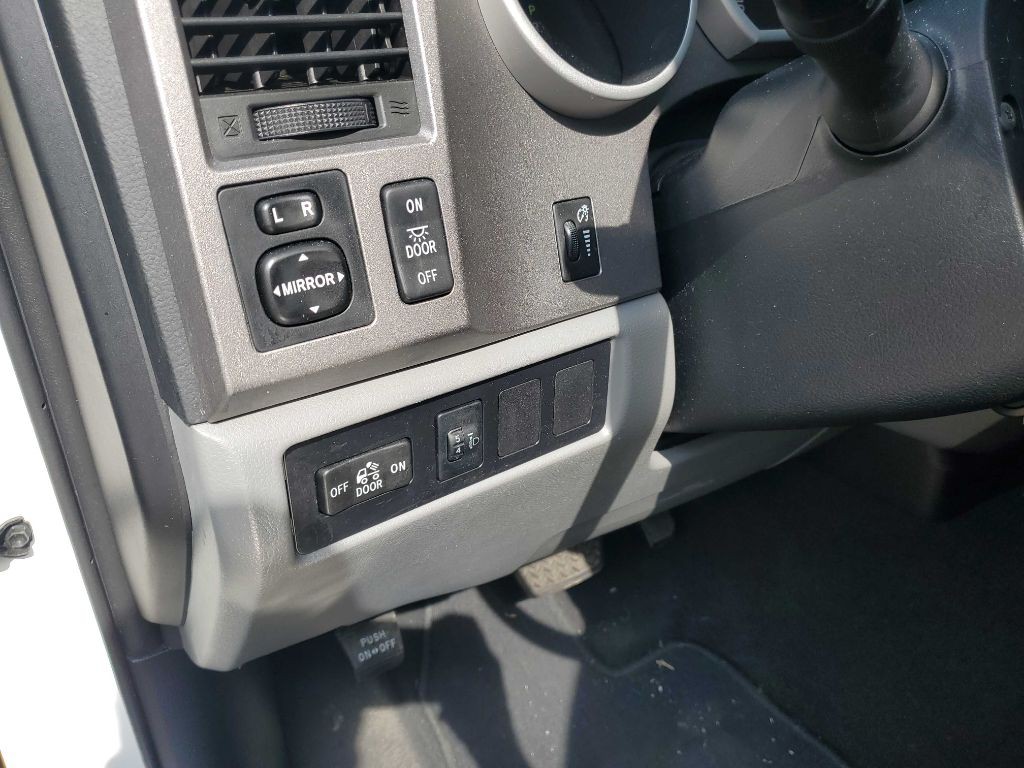 2012 Toyota Tundra Image 24