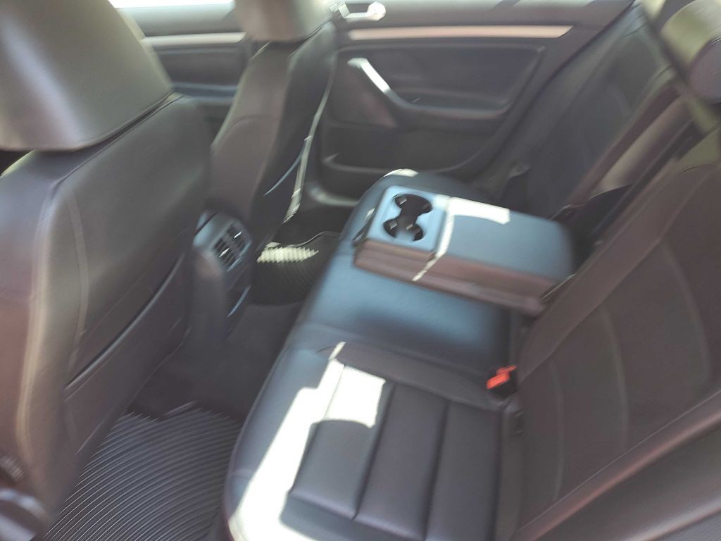 2010 Volkswagen Jetta Image 23