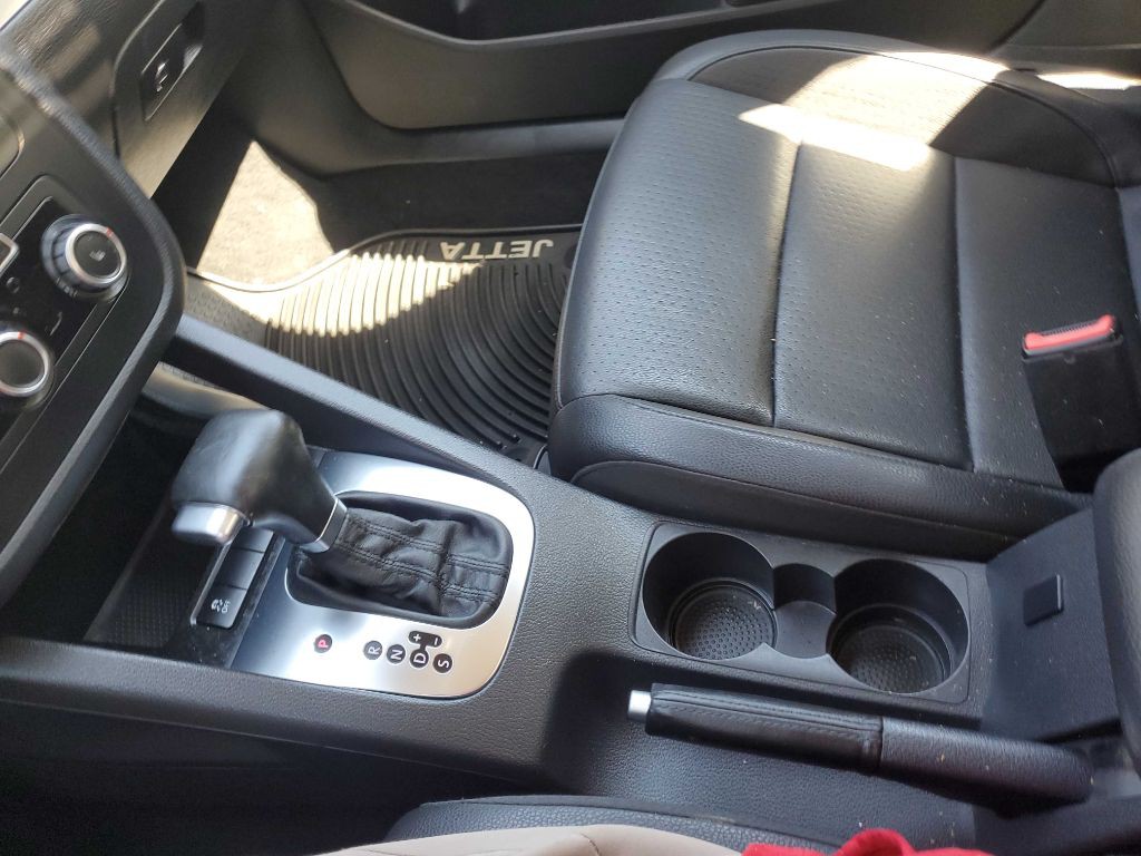2010 Volkswagen Jetta Image 33