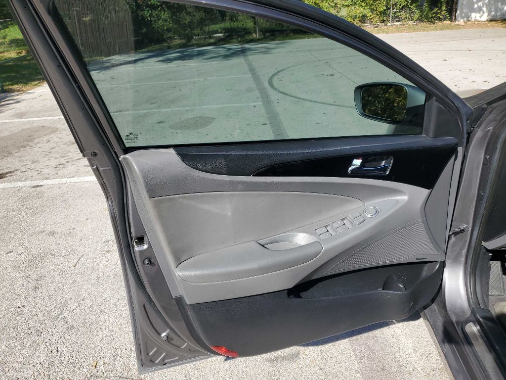 2011 Hyundai Sonata Image 14