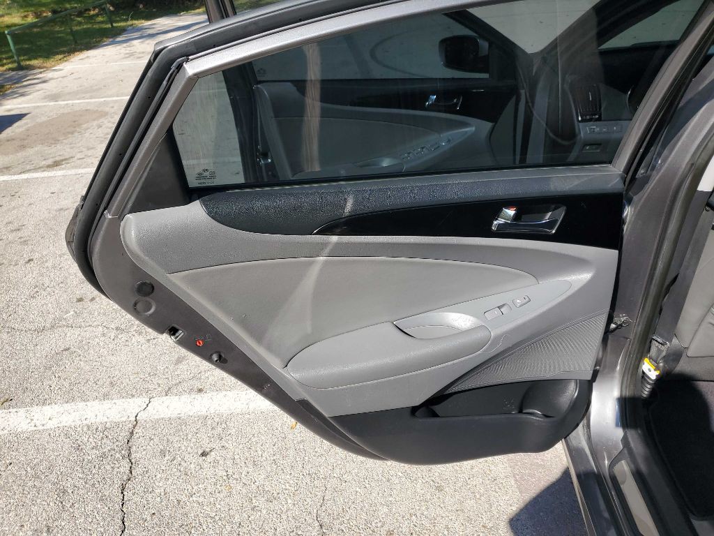 2011 Hyundai Sonata Image 16