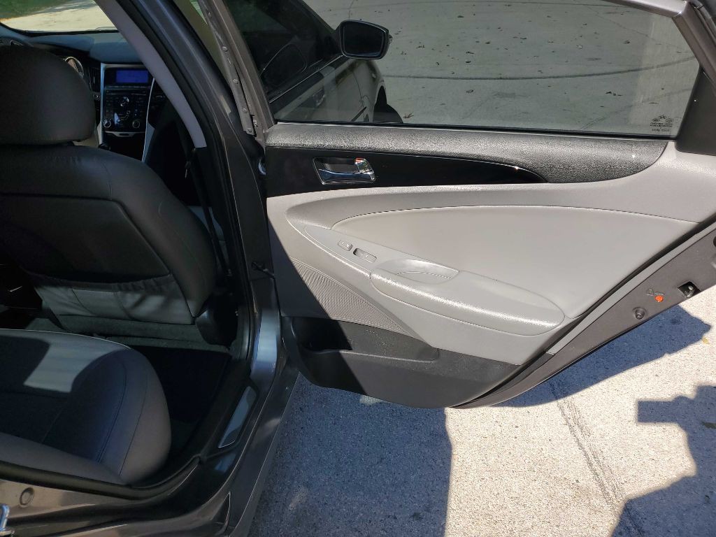 2011 Hyundai Sonata Image 20