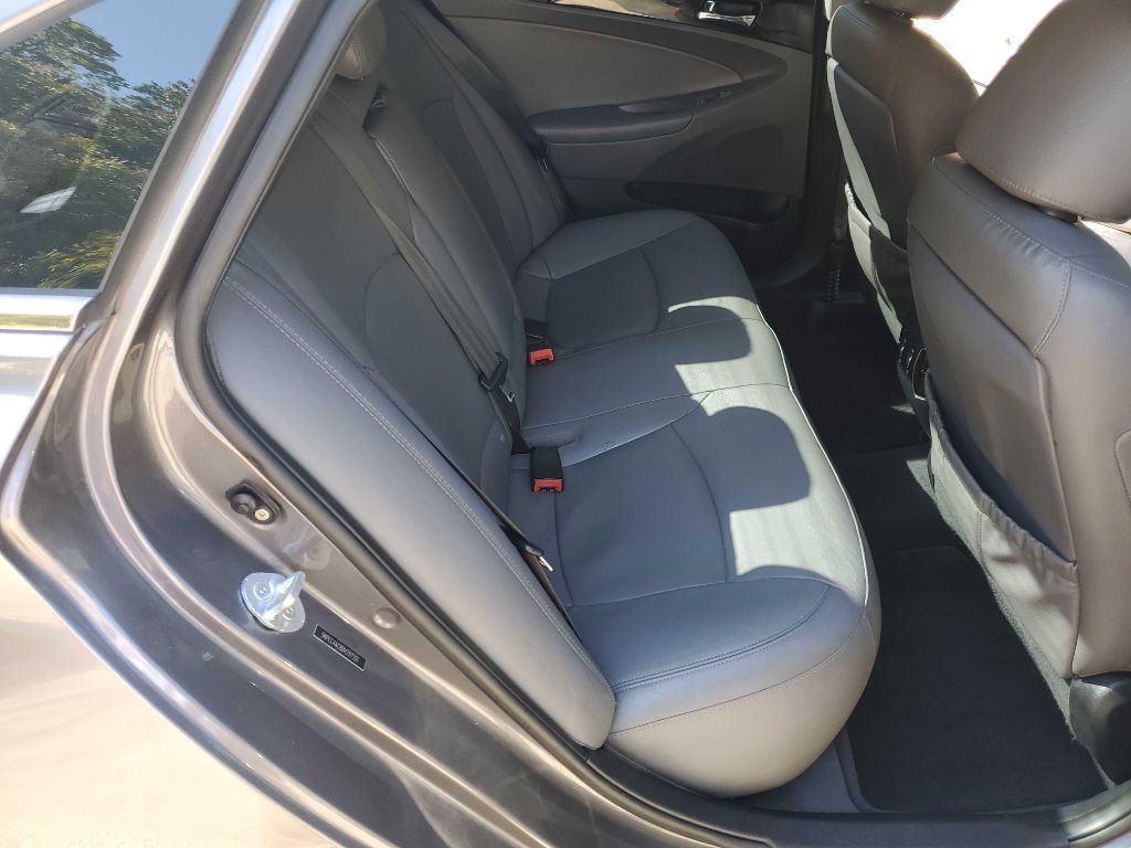 2011 Hyundai Sonata Image 21