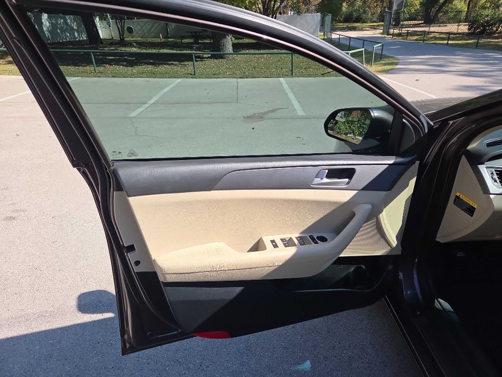 2016 Hyundai Sonata Image 12