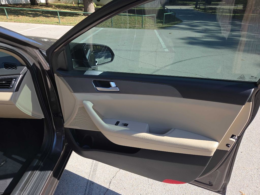 2016 Hyundai Sonata Image 21