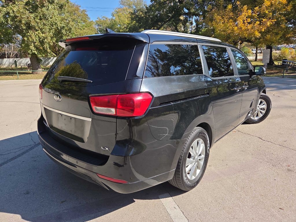 2017 Kia Sedona Image 6