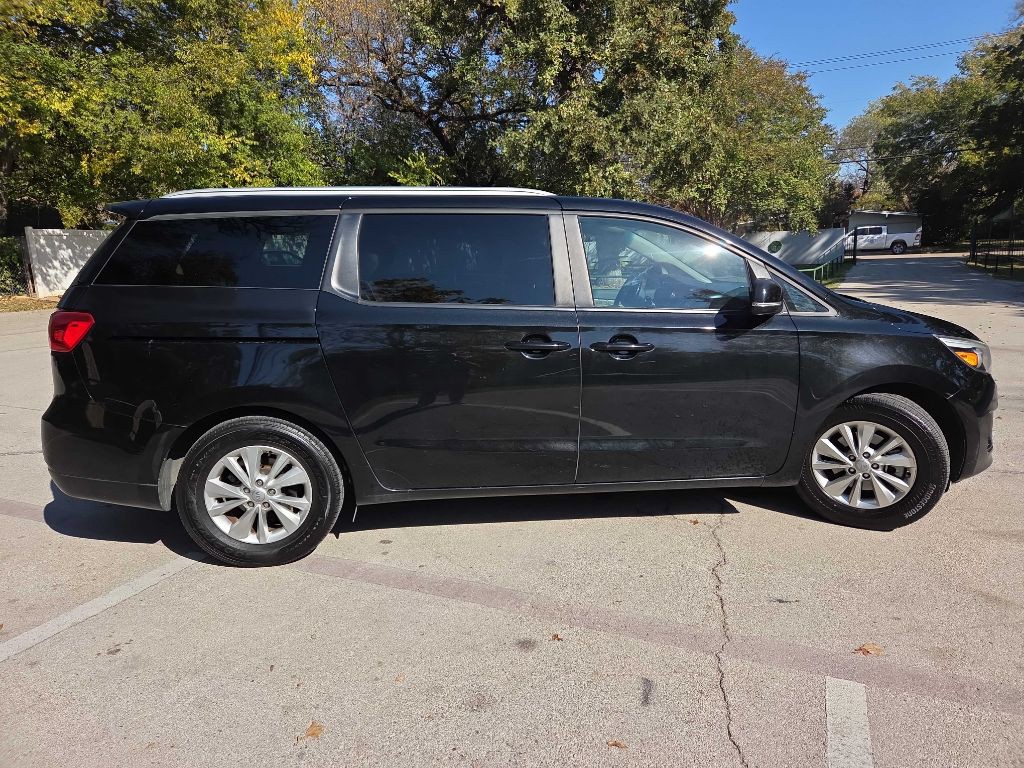 2017 Kia Sedona Image 7