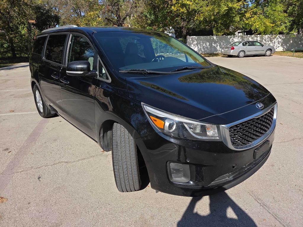 2017 Kia Sedona Image 8
