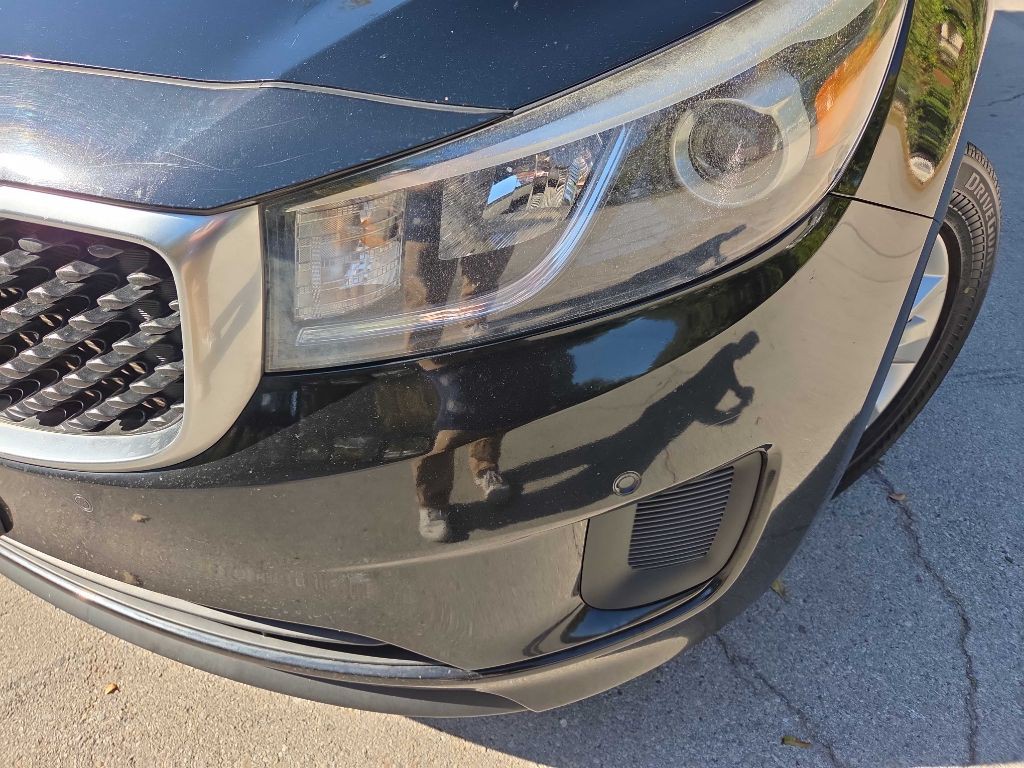 2017 Kia Sedona Image 11