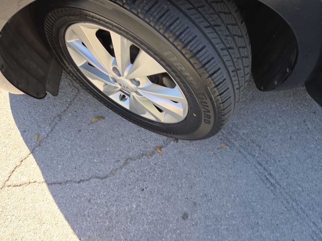 2017 Kia Sedona Image 12