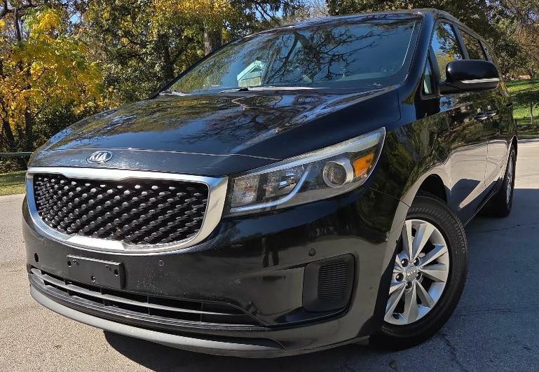 2017 Kia Sedona Image 1