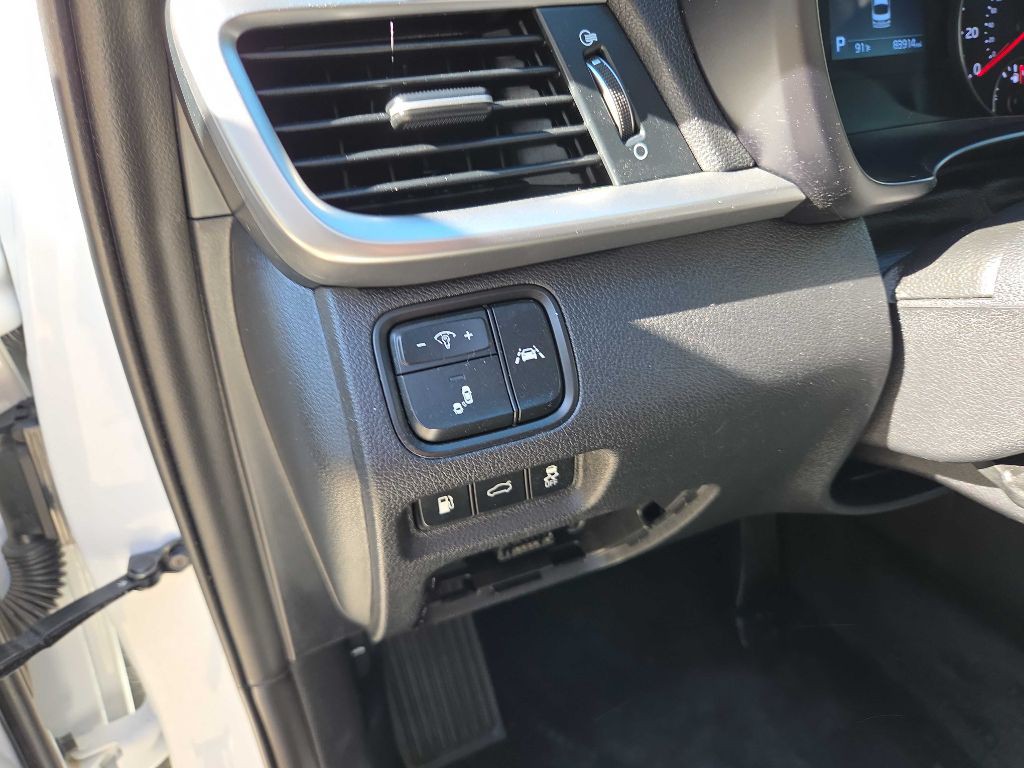 2019 Kia Optima Image 29