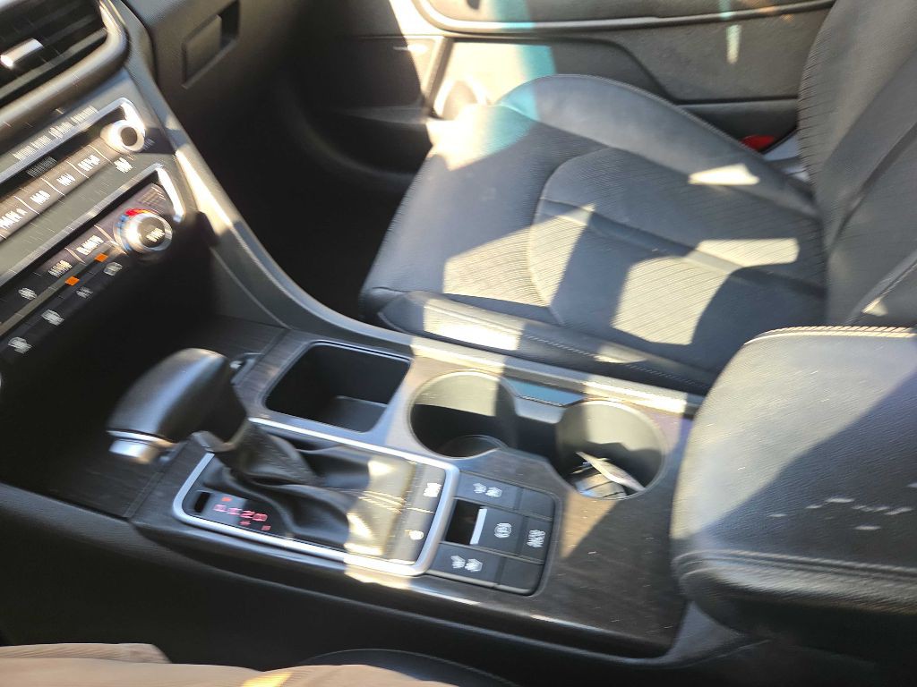 2019 Kia Optima Image 38