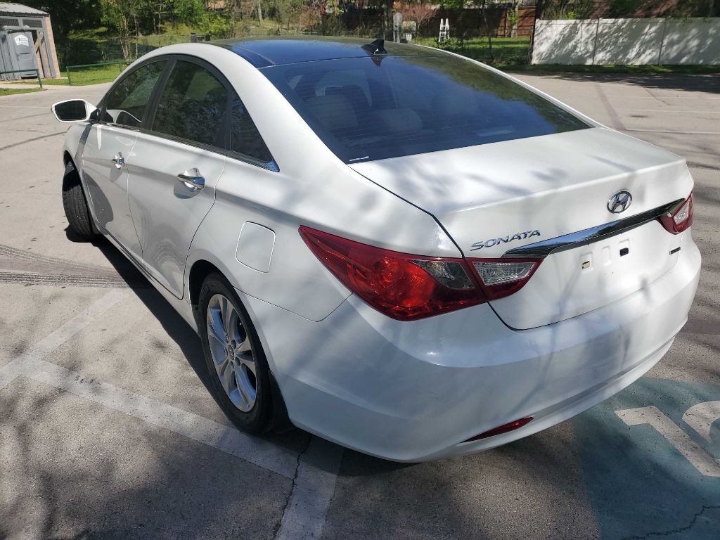 2012 Hyundai Sonata Image 3