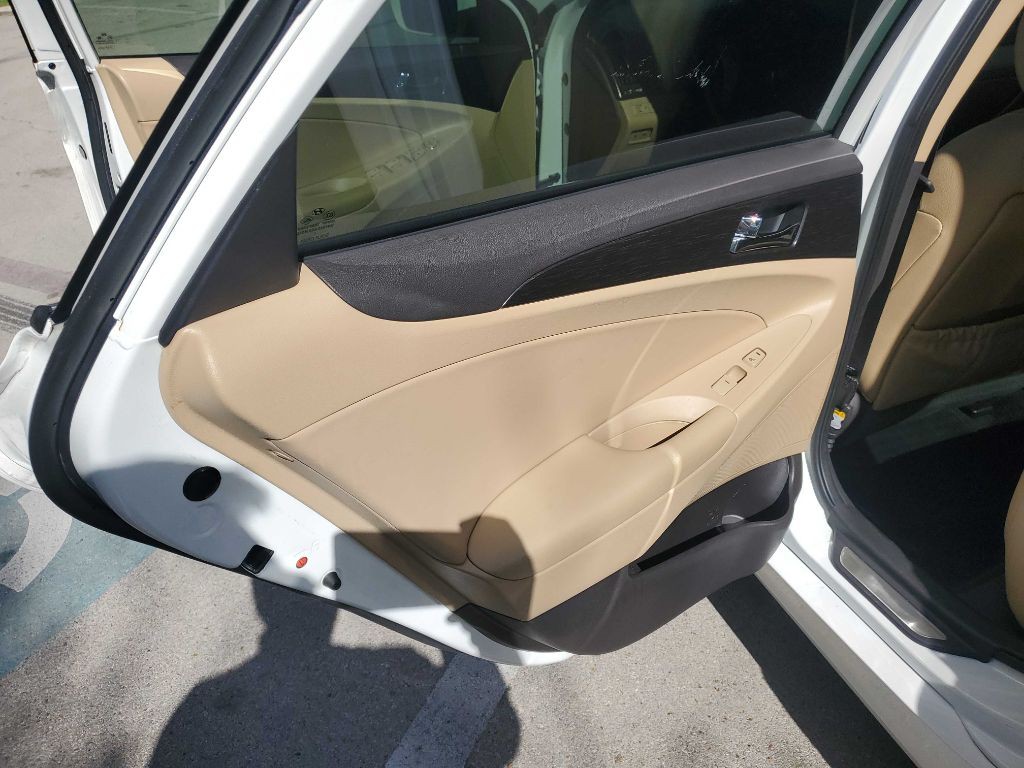 2012 Hyundai Sonata Image 16