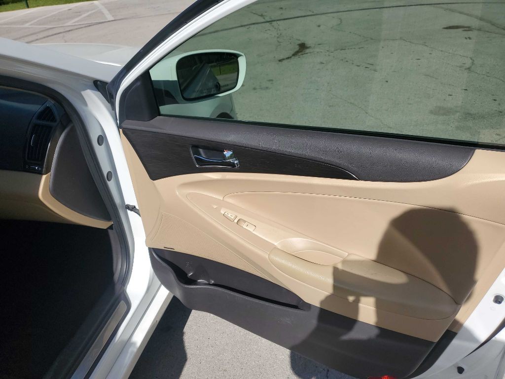 2012 Hyundai Sonata Image 21
