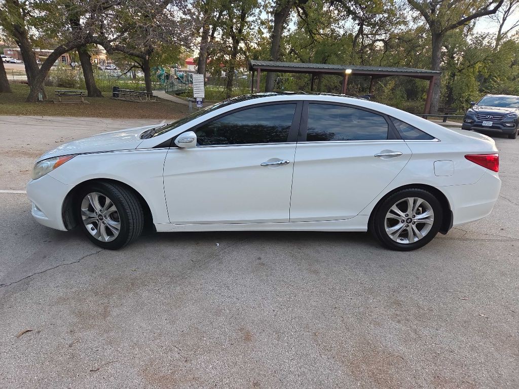 2012 Hyundai Sonata Image 3