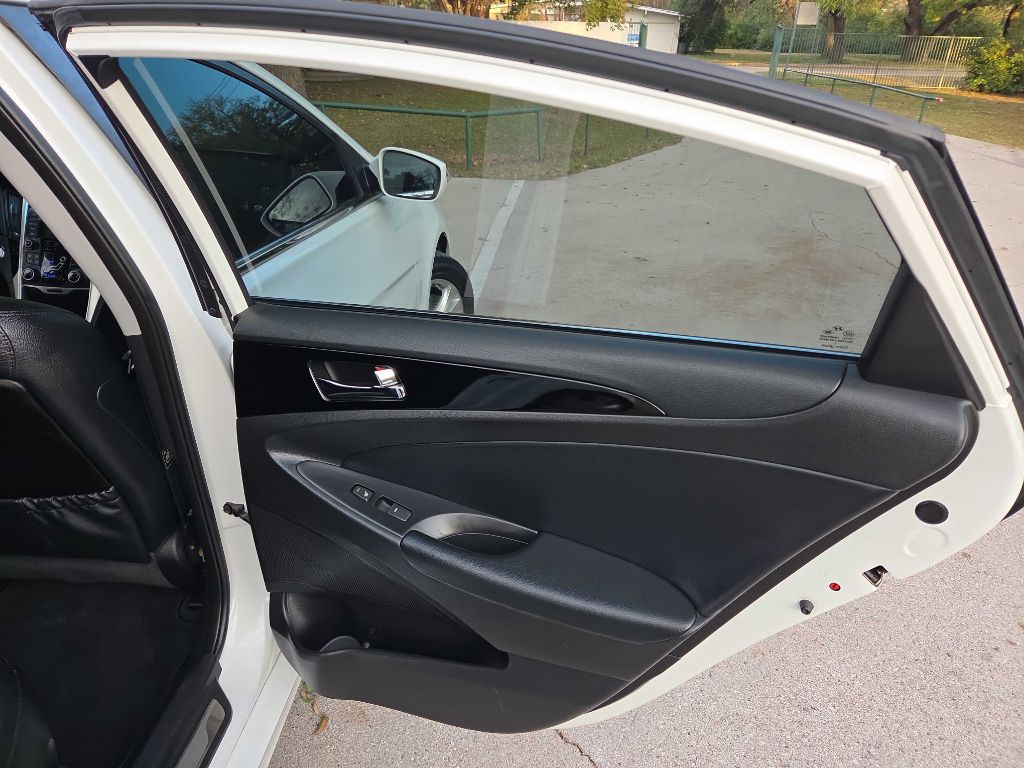 2012 Hyundai Sonata Image 24