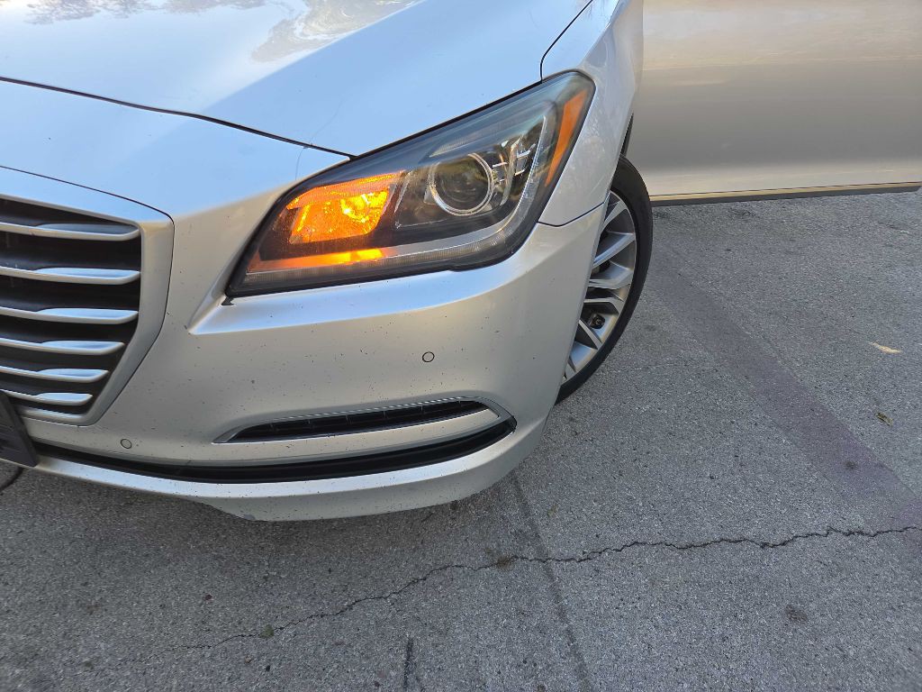 2015 Hyundai Genesis Image 11
