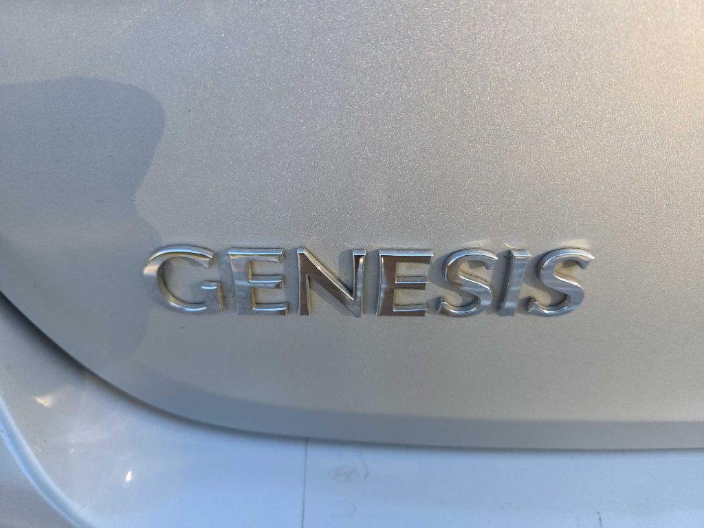 2015 Hyundai Genesis Image 14